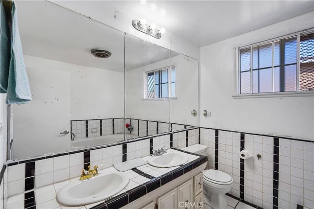 3938 Dalton Ave, Los Angeles, CA 90062