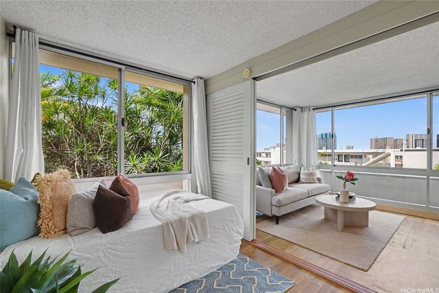 255 Huali Street 204, Honolulu, HI 96813