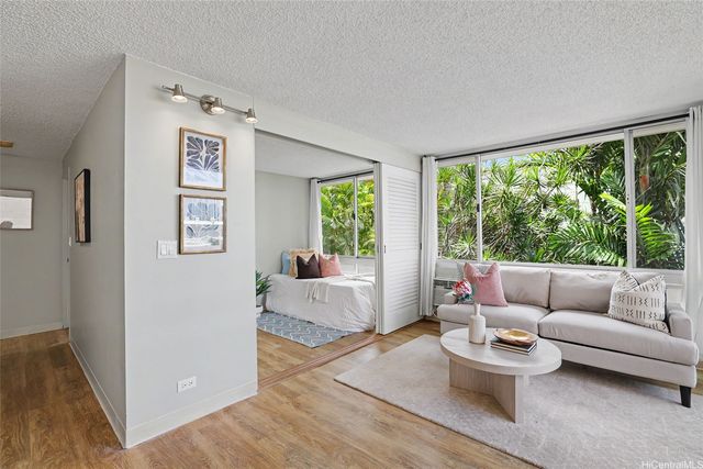 255 Huali Street 204, Honolulu, HI 96813