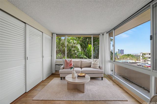 255 Huali Street 204, Honolulu, HI 96813