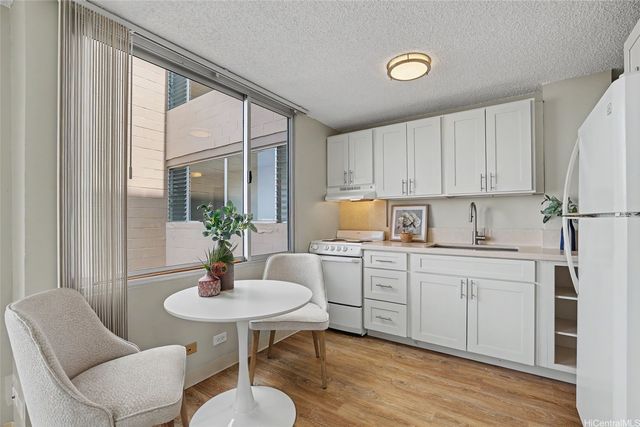 255 Huali Street 204, Honolulu, HI 96813