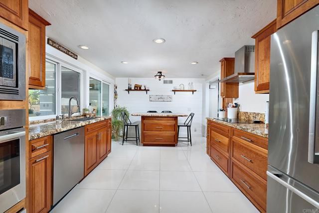 3020 Azahar Court, Carlsbad, CA 92009