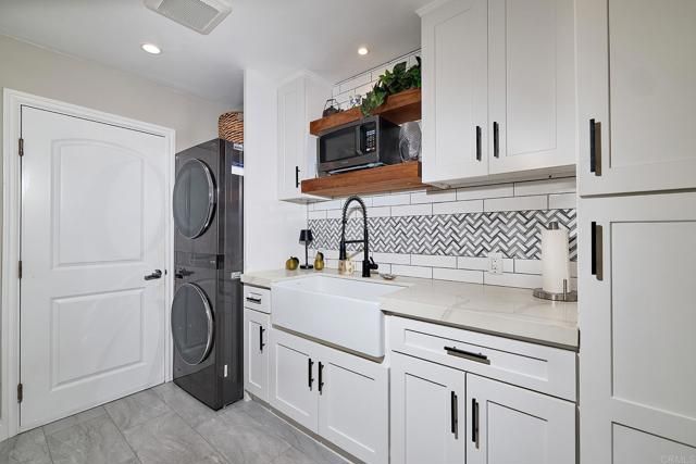 3020 Azahar Court, Carlsbad, CA 92009