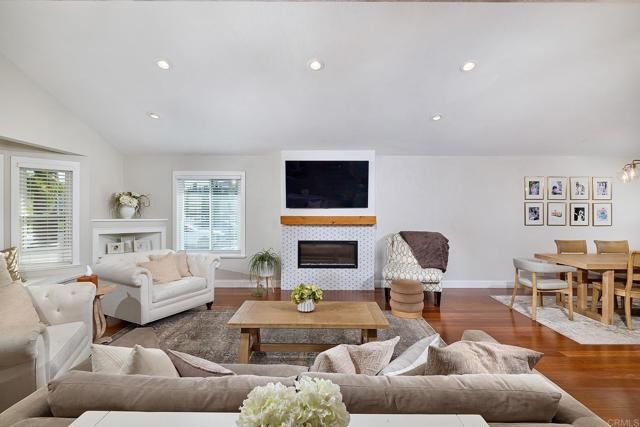 3020 Azahar Court, Carlsbad, CA 92009