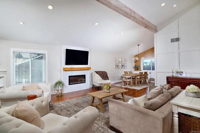 3020 Azahar Court, Carlsbad, CA 92009