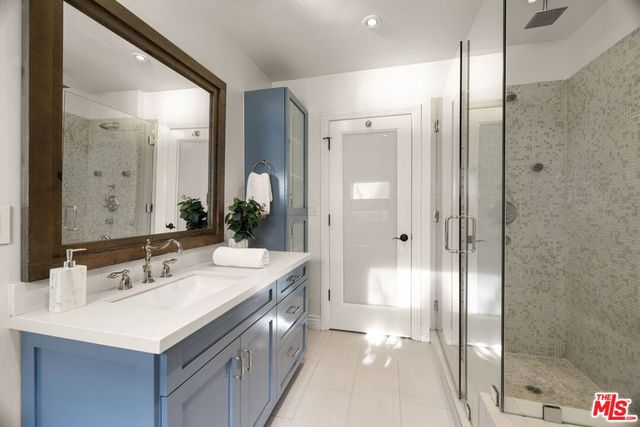 7416 Rosewood Avenue, Los Angeles, CA 90036