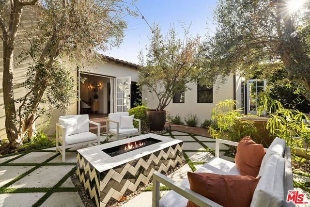 7416 Rosewood Avenue, Los Angeles, CA 90036