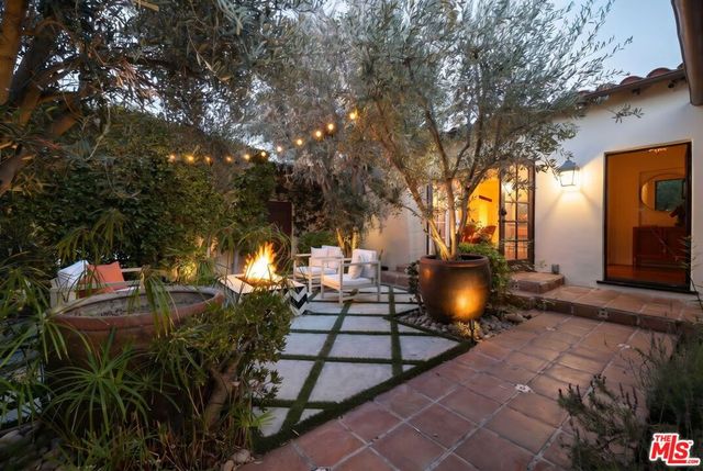 7416 Rosewood Avenue, Los Angeles, CA 90036