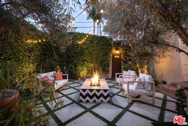 7416 Rosewood Avenue, Los Angeles, CA 90036