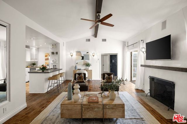 7416 Rosewood Avenue, Los Angeles, CA 90036