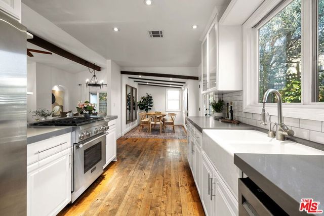 7416 Rosewood Avenue, Los Angeles, CA 90036