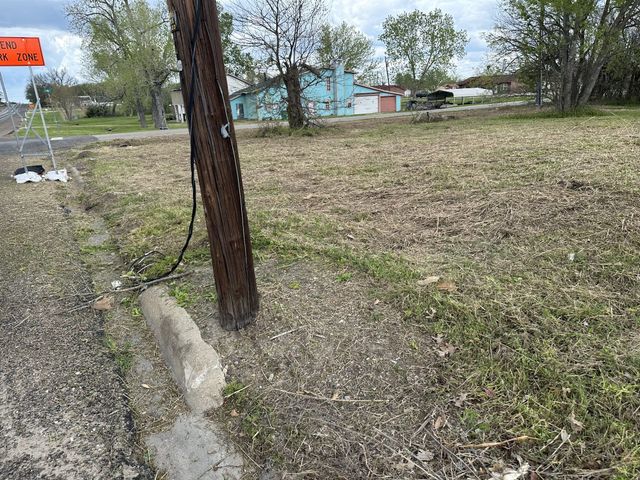 305 S Elm Street, Kemp, TX 75143