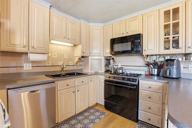 1484 S Balsam Court, Lakewood, CO 80232