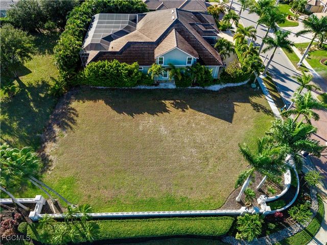 5501 Merlyn LN, Cape Coral, FL 33914
