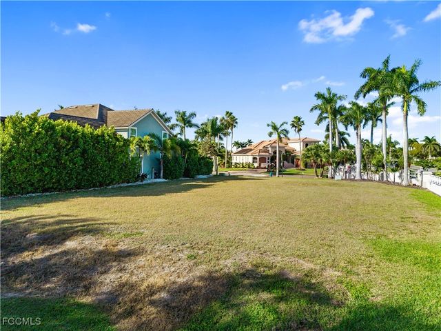 5501 Merlyn LN, Cape Coral, FL 33914