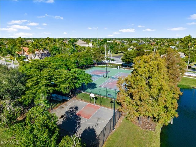 5501 Merlyn LN, Cape Coral, FL 33914