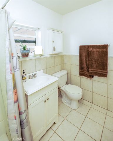 1076 E 9th Street, Chico, CA 95928