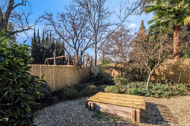 1076 E 9th Street, Chico, CA 95928