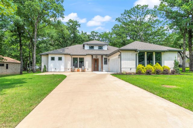 128 Saint Andrews Drive E, Mabank, TX 75156