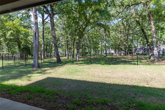 128 Saint Andrews Drive E, Mabank, TX 75156