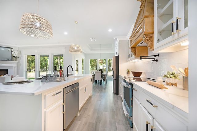 128 Saint Andrews Drive E, Mabank, TX 75156