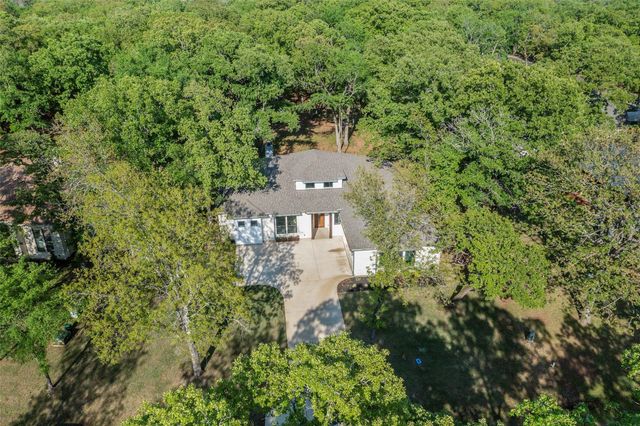 128 Saint Andrews Drive E, Mabank, TX 75156