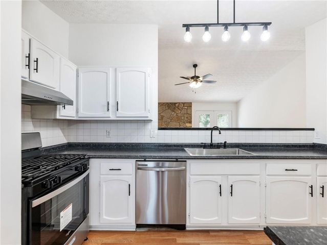 919 Country Oaks Court, Lawrenceville, GA 30044