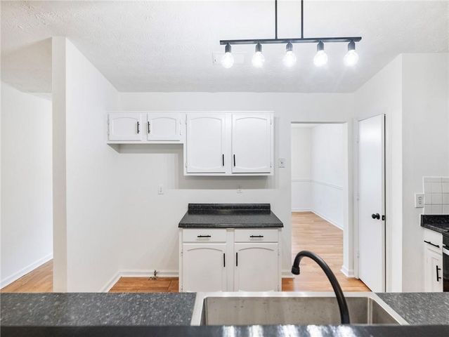 919 Country Oaks Court, Lawrenceville, GA 30044