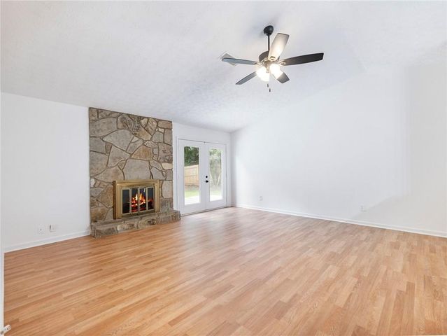 919 Country Oaks Court, Lawrenceville, GA 30044