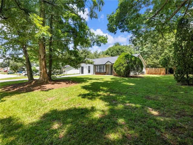 919 Country Oaks Court, Lawrenceville, GA 30044