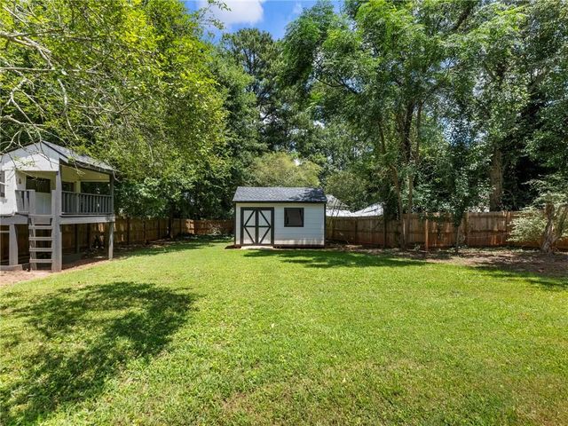 919 Country Oaks Court, Lawrenceville, GA 30044