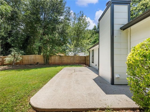 919 Country Oaks Court, Lawrenceville, GA 30044
