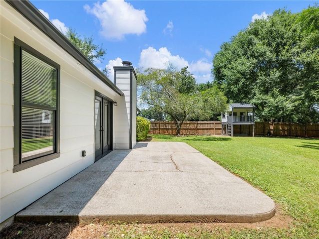 919 Country Oaks Court, Lawrenceville, GA 30044