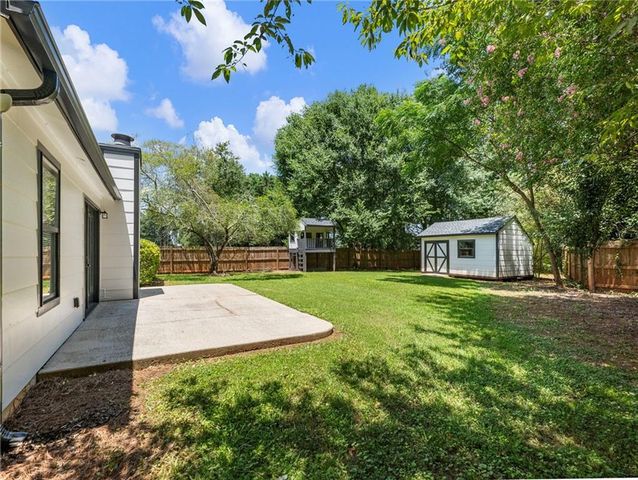 919 Country Oaks Court, Lawrenceville, GA 30044