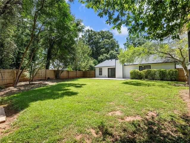 919 Country Oaks Court, Lawrenceville, GA 30044