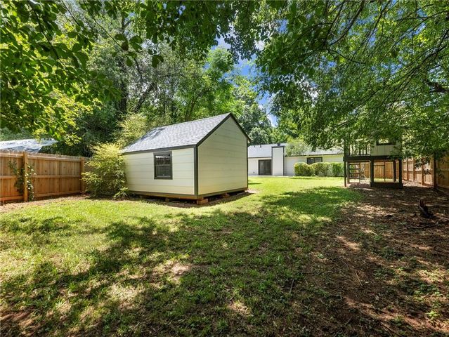 919 Country Oaks Court, Lawrenceville, GA 30044