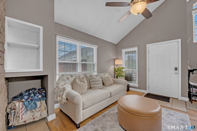 12 Carriage Crossing Lane 12, Middletown, CT 06457