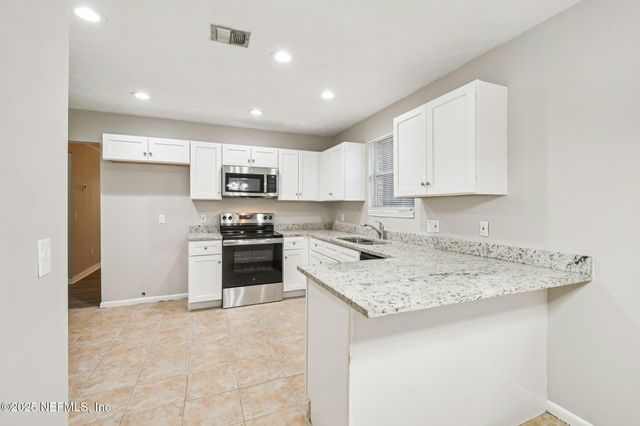 6026 GREENWILLOW Court, Jacksonville, FL 32277