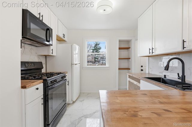 16183 Lilac Street, Detroit, MI 48221