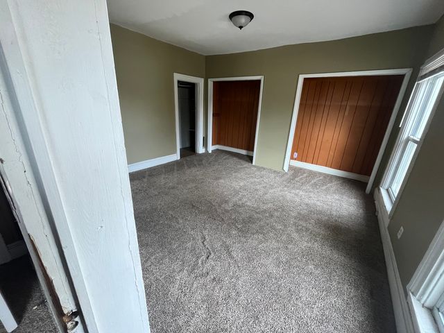 1002 N Roosevelt Avenue, Bloomington, IL 61701