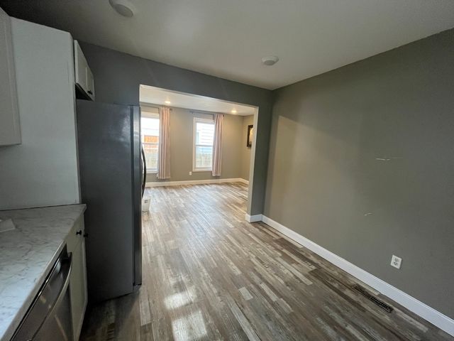 1002 N Roosevelt Avenue, Bloomington, IL 61701