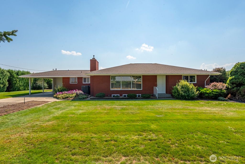 21807 SW 1 Road, Quincy, WA 98848