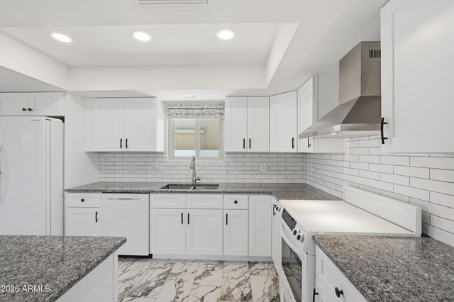 10602 E ELMHURST Drive, Sun Lakes, AZ 85248