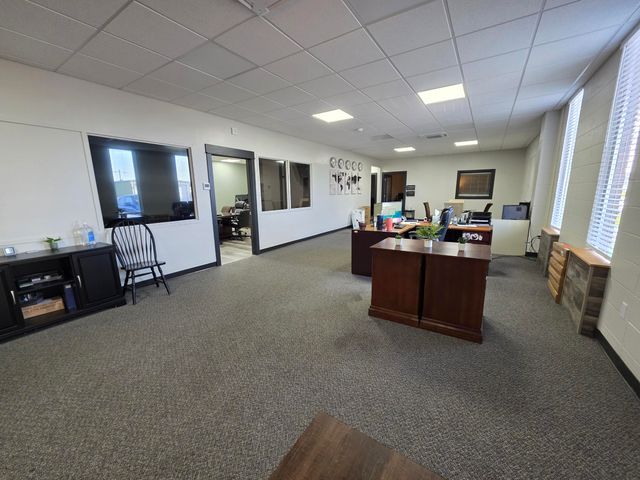 1867 East Florida Street, Springfield, MO 65803