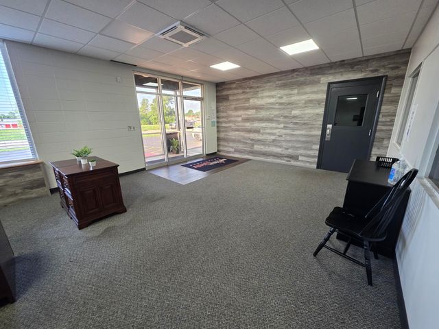 1867 East Florida Street, Springfield, MO 65803