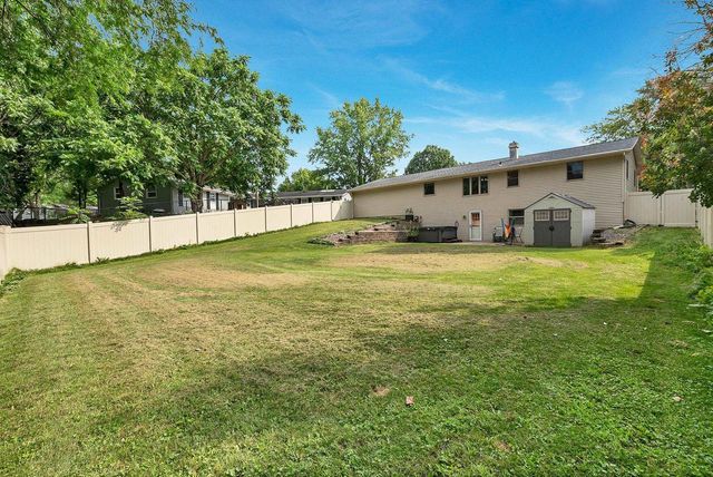 2343 DEER TRAIL, Green Bay, WI 54302