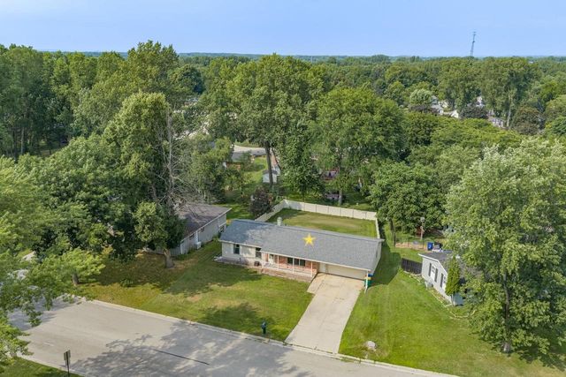2343 DEER TRAIL, Green Bay, WI 54302