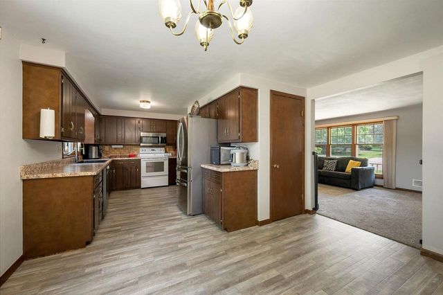 2343 DEER TRAIL, Green Bay, WI 54302