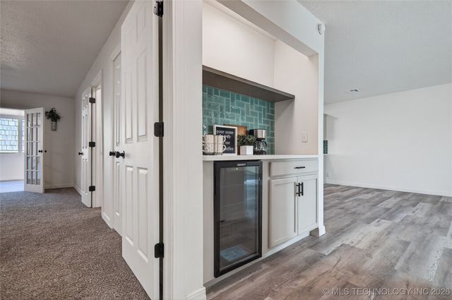 1 SE Shadowlake Drive 1, Bartlesville, OK 74006