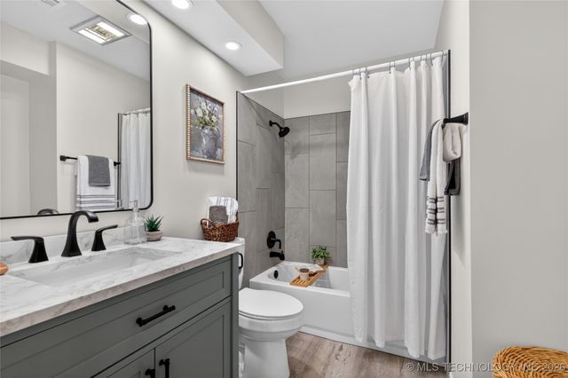 1 SE Shadowlake Drive 1, Bartlesville, OK 74006